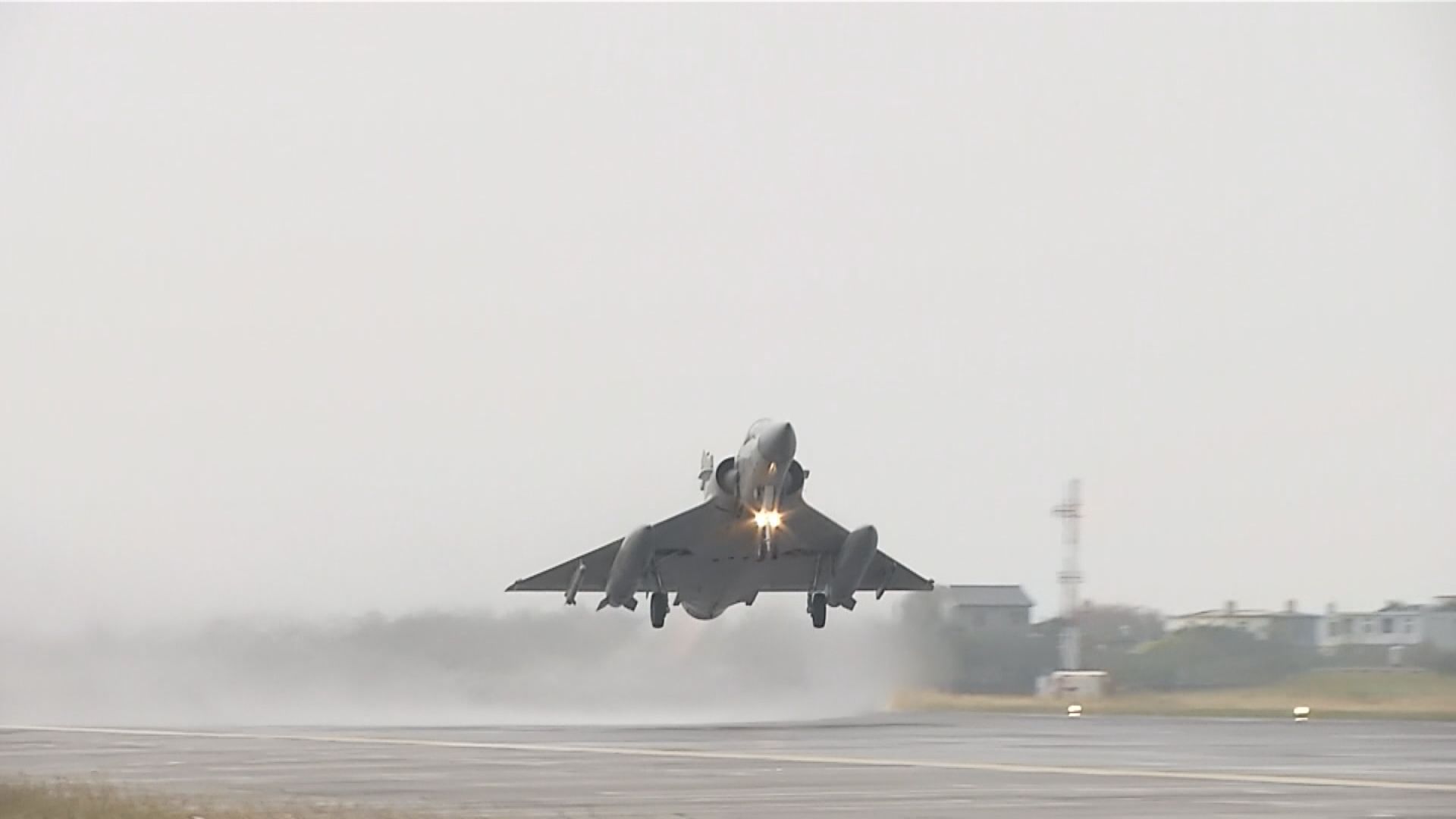 Air Force Holds Drill Ahead of Lunar New Year  Holidays 國軍春節加強戰備  空軍幻象2000衝場
