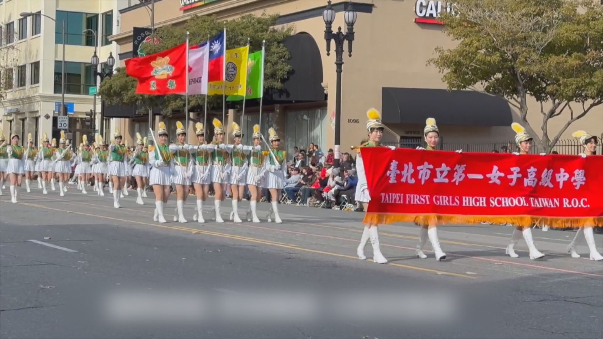 Senior High School's Marching Bands Go Rival 「橘色惡魔」到「玫瑰遊行」  高中樂儀旗隊受矚