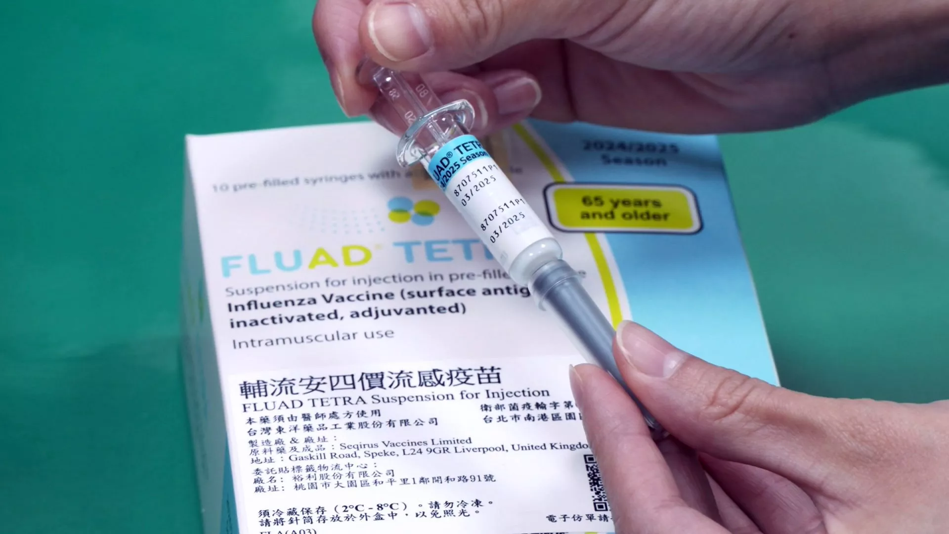 100.000 dosis flu tambahan mulai disuntikkan kemarin dan picu antrean panjang 