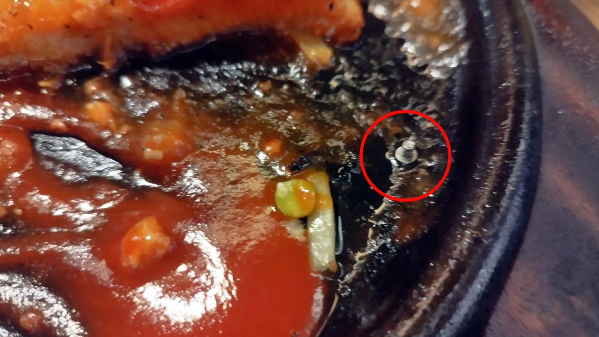 Anak nyaris telan sekrup saat makan di restoran steik berantai di Tainan