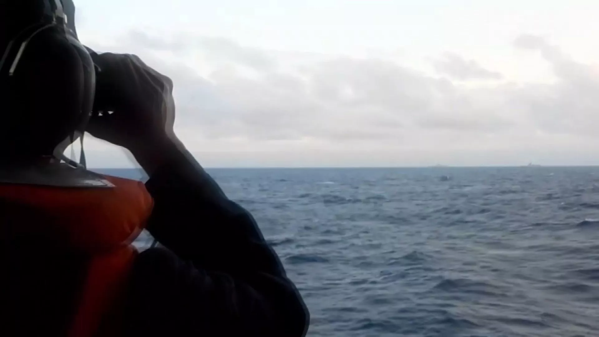 Trung Quốc bất ngờ tập trận, máy bay và tàu chiến tiến sát Đài Loan