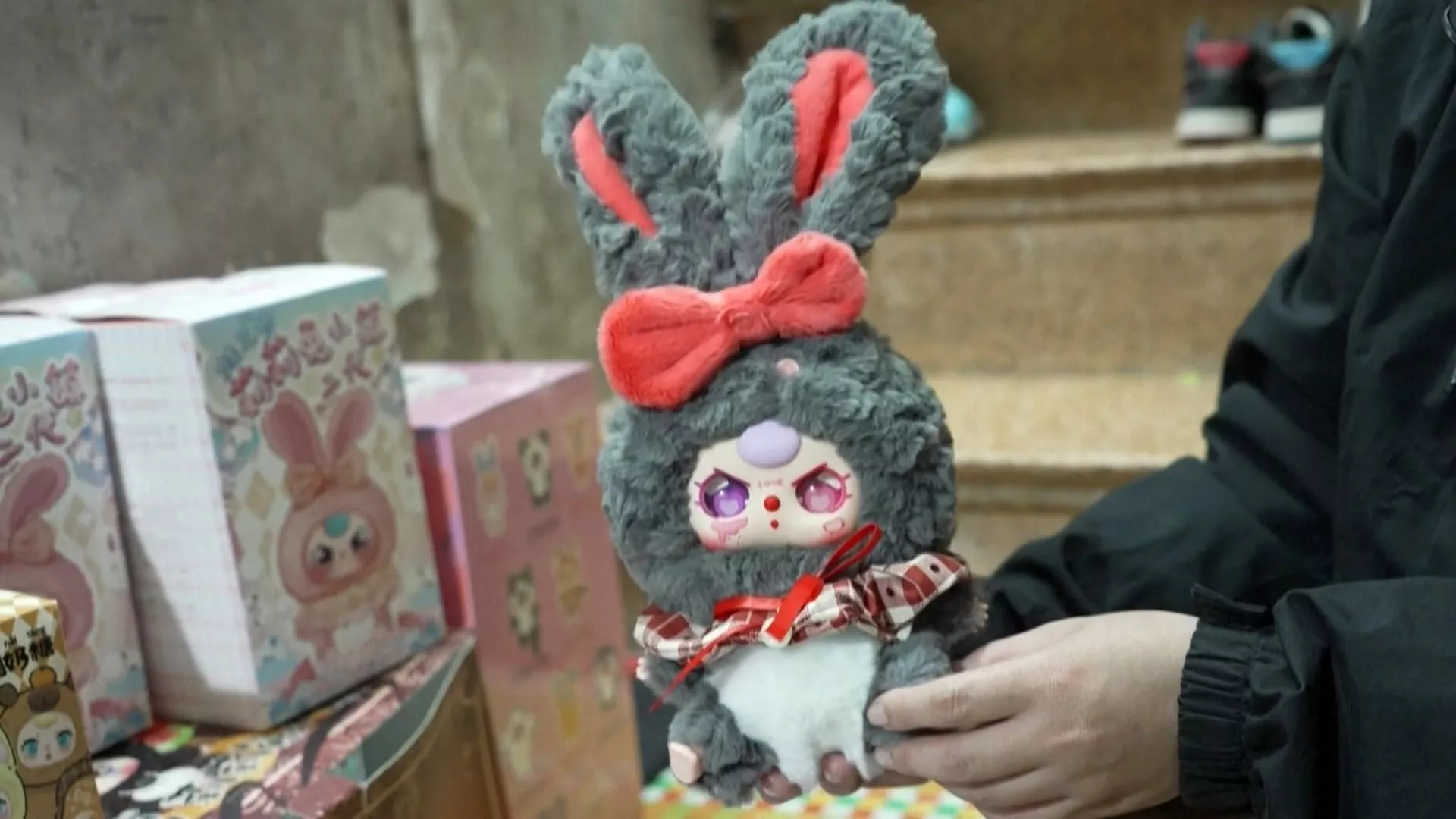 Việt Nam cấm búp bê của Trung Quốc vì "đường lưỡi bò"