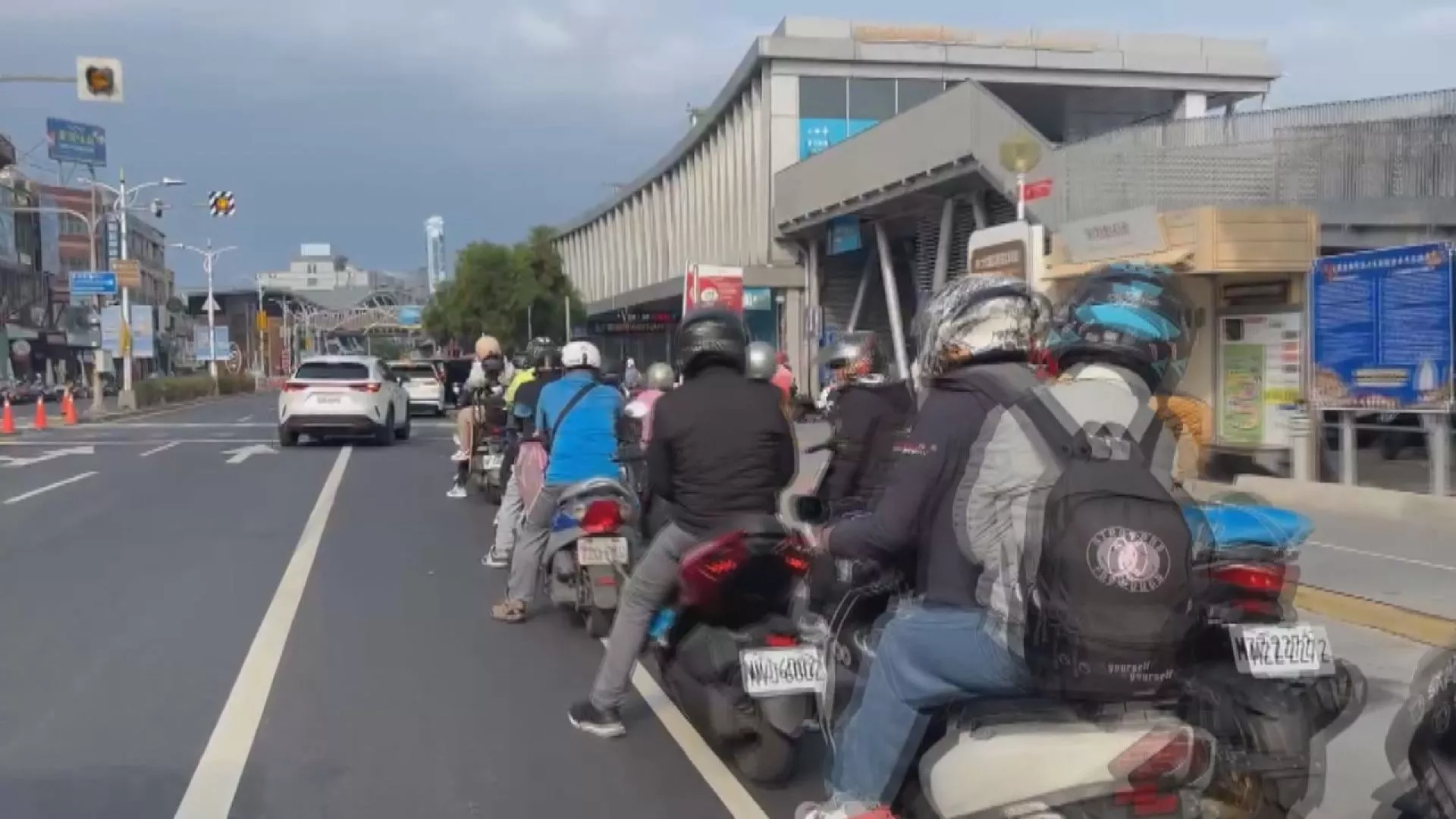Liburan panjang Festival Chengbeng, penumpang feri ke Xiaoliuqiu membludak