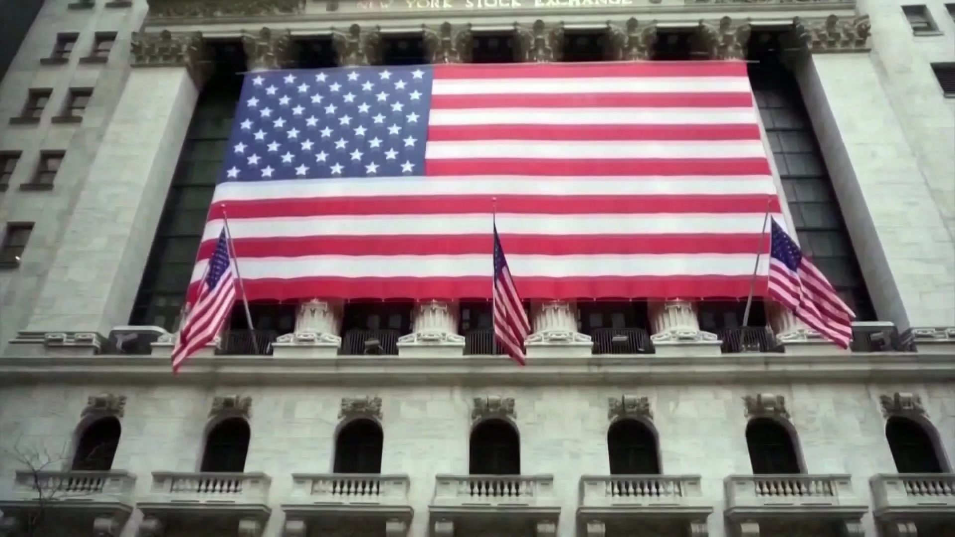 Nhà Trắng: "Quả bóng" thuế quan đang lăn trên sân Trung Quốc