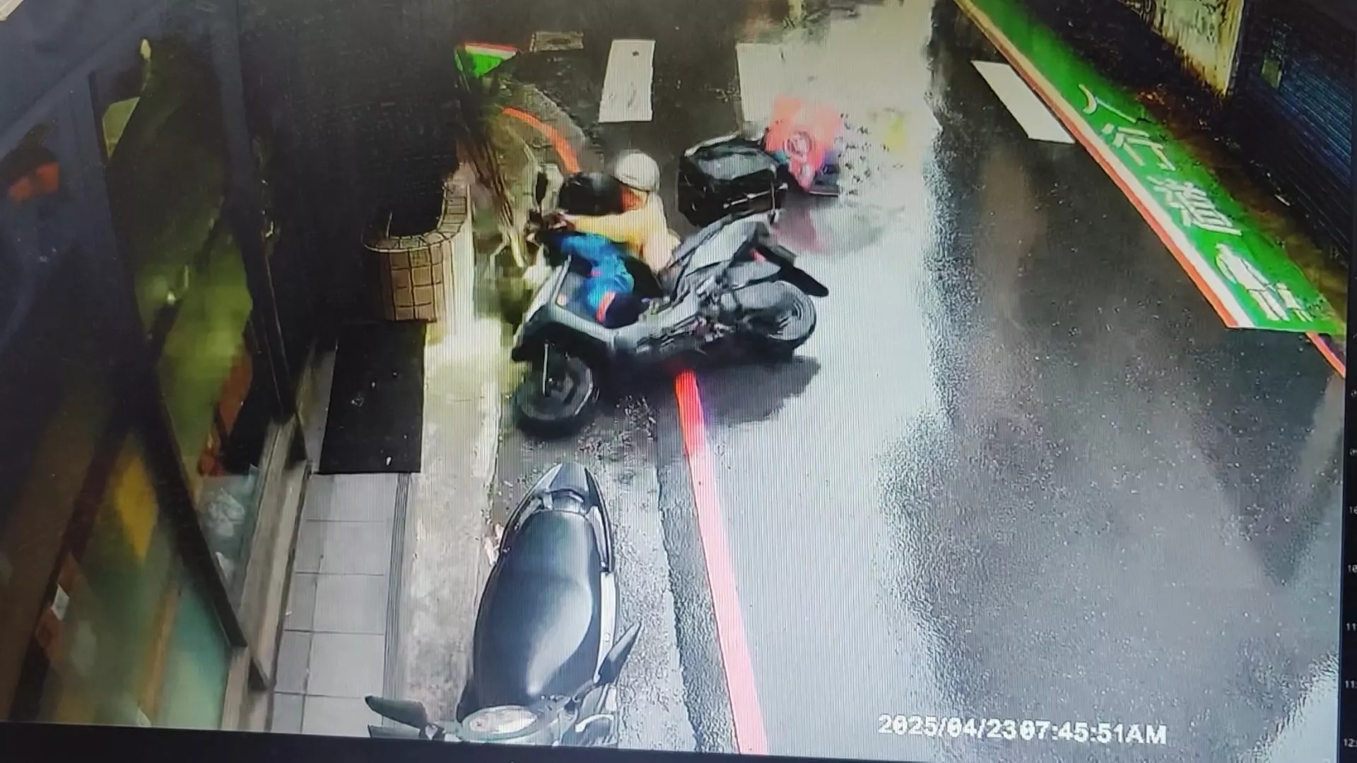 Đài Bắc có trên 7.900 vụ xe máy "phớt lờ" người đi bộ trong 3 tháng