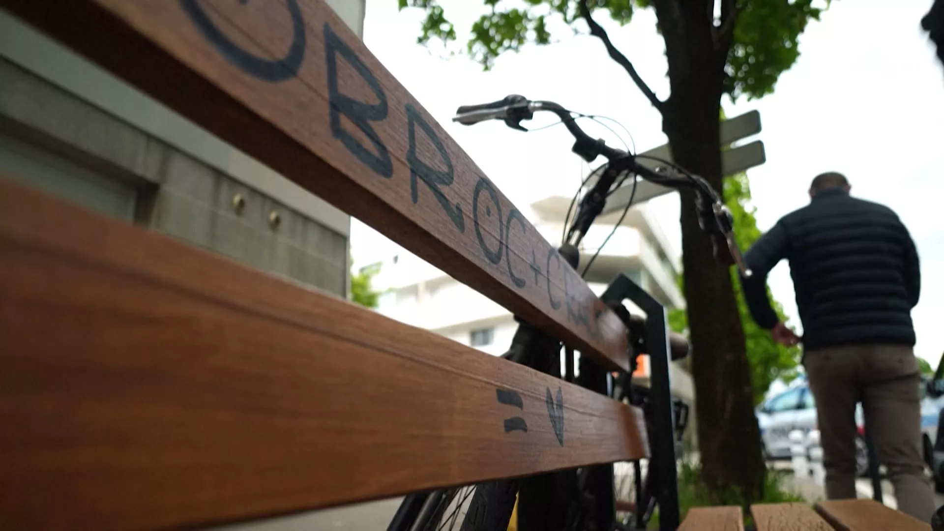 Học sinh cầm dao tấn công trong lớp, khiến 1 người chết ở Pháp