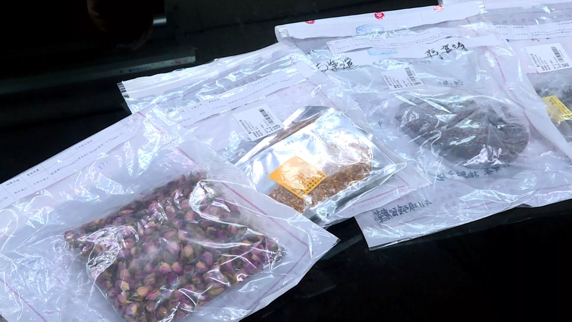 Periksa acak produk teh herbal, ditemukan kadar residu pestisida sebanyak 12%