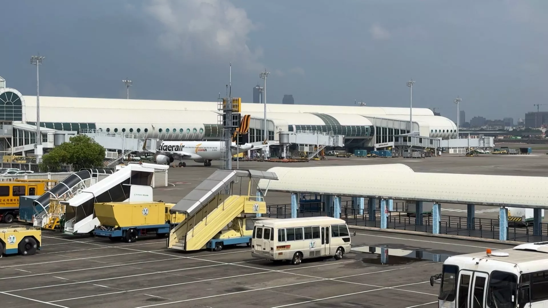 Chuyến bay của Vietnam Airlines hai lần cất cánh từ Cao Hùng