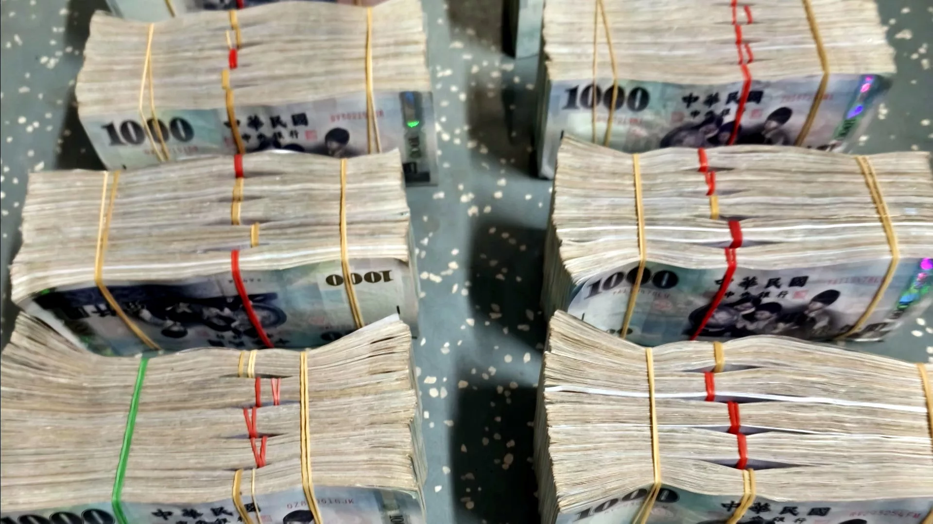 Lao động Việt "quên" 4 triệu Đài tệ trên tàu, nguồn tiền từ đâu?