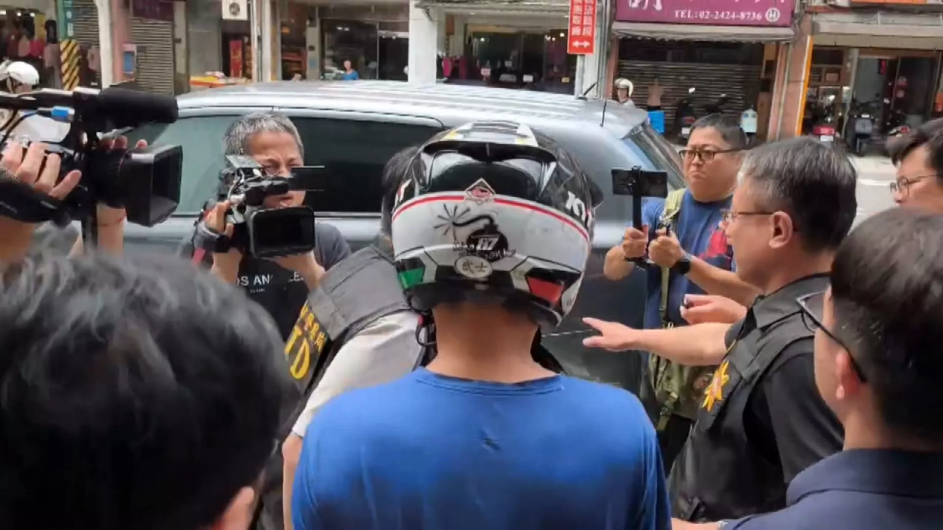 Bé trai 5 tuổi trở thành "vật tế thần" khi bố mẹ cãi nhau đòi ly hôn