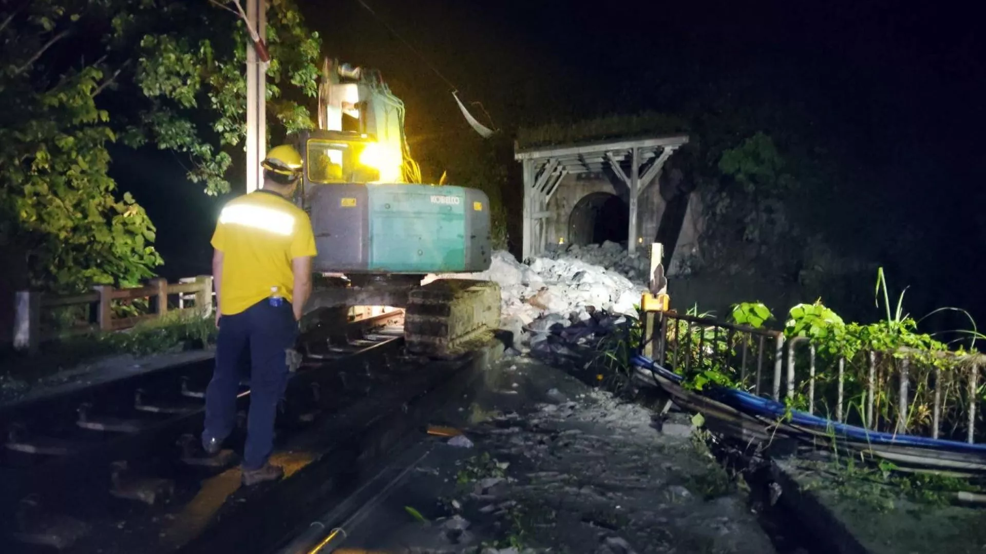 Mưa lớn gây gián đoạn đường sắt tuyến từ Đài Đông đi Đài Bắc