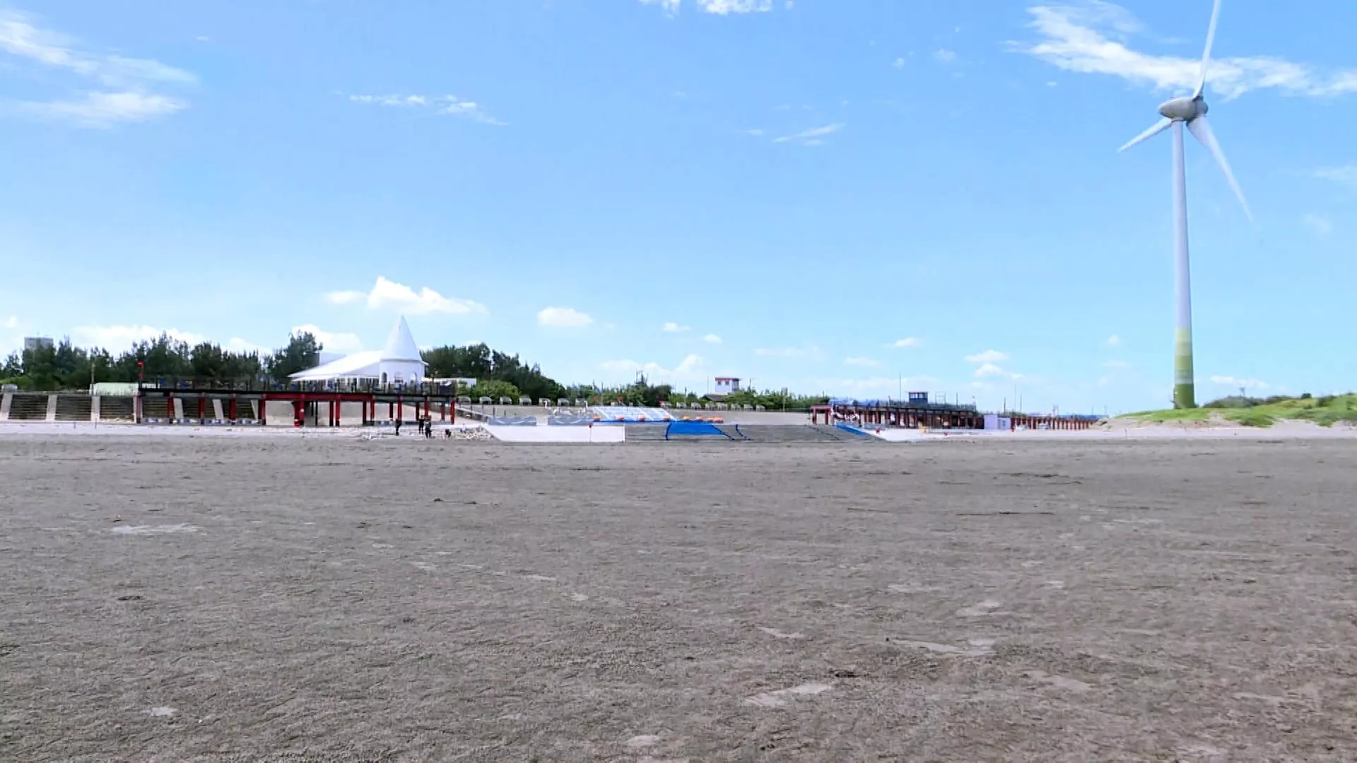 ชายหาดต้าอัน นครไทจง พบตะปูเหล็ก มี ปชช. เหยียบ บาดเจ็บ