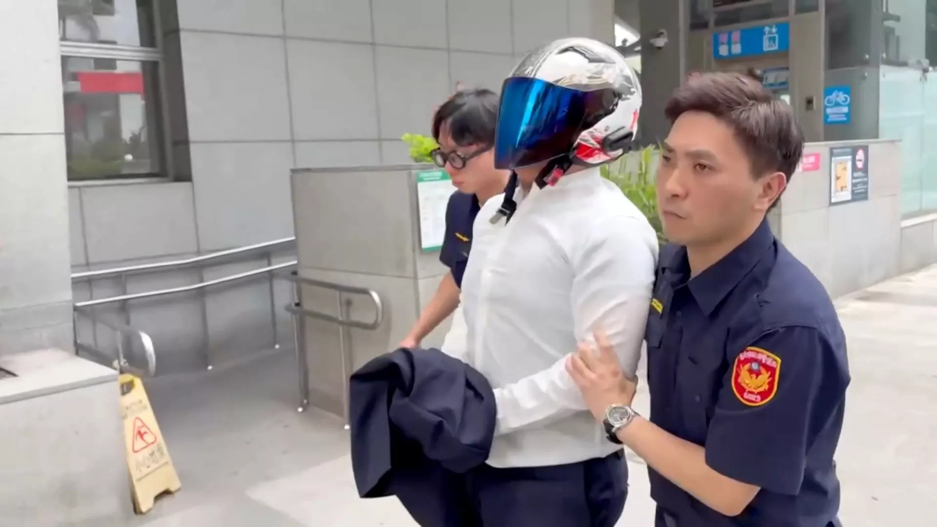 Bệnh nhân hành hung bác sĩ vì đau khi lấy cao răng