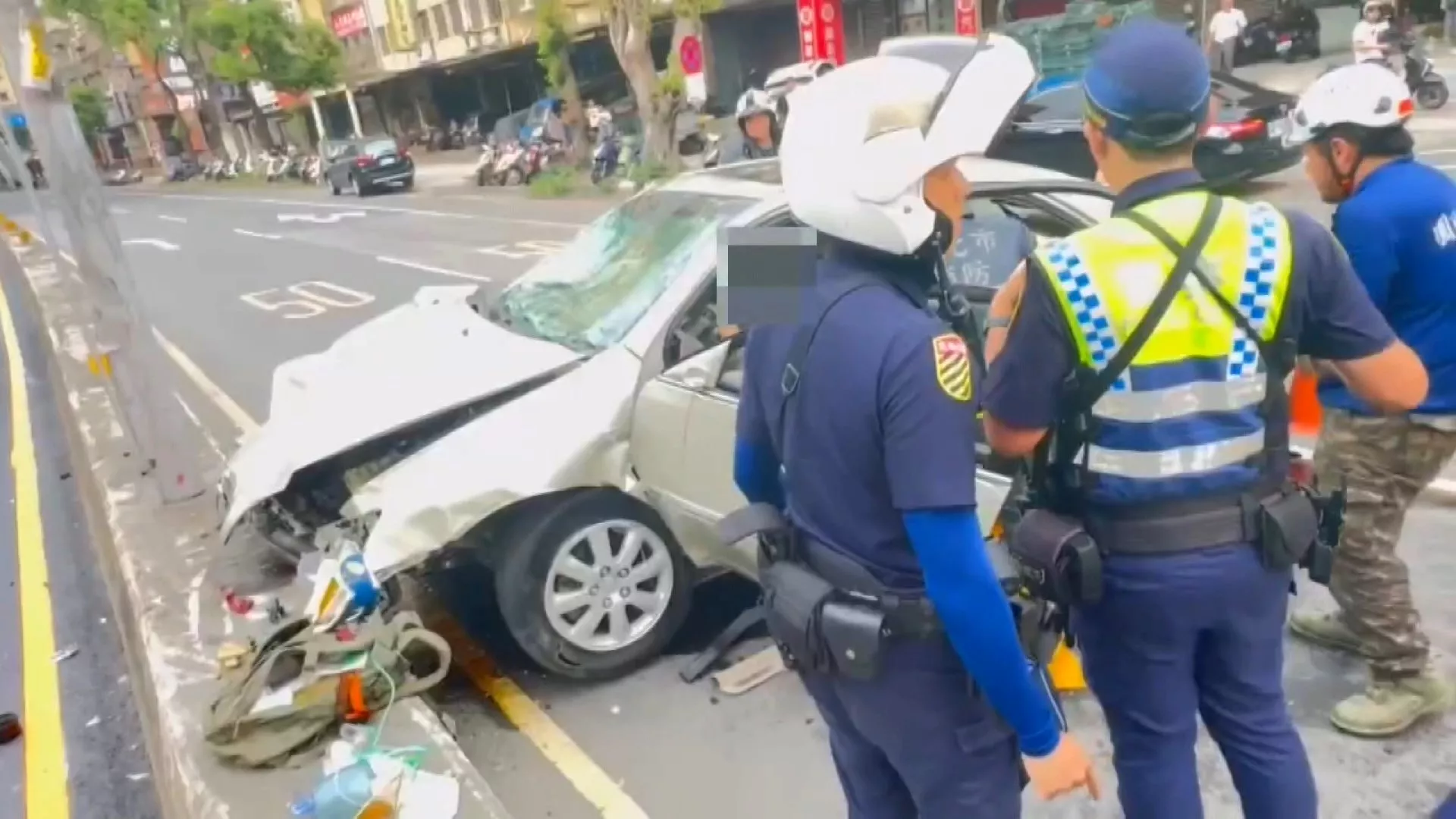 ทางการขออายัดทรัพย์ชายชราที่ก่อเหตุขับรถพุ่งชนคนในเขตซานเสีย