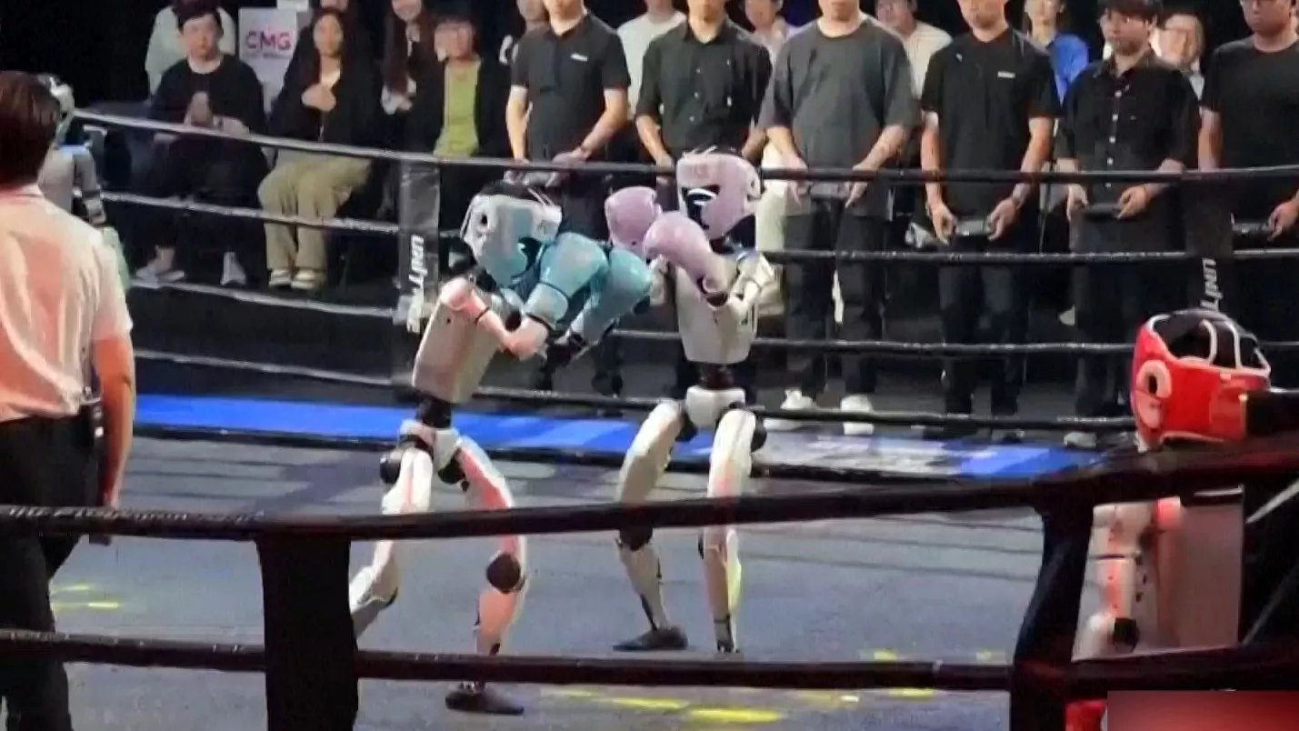 Trận đấu boxing của robot hình người đầu tiên khai mạc tại Hàng Châu