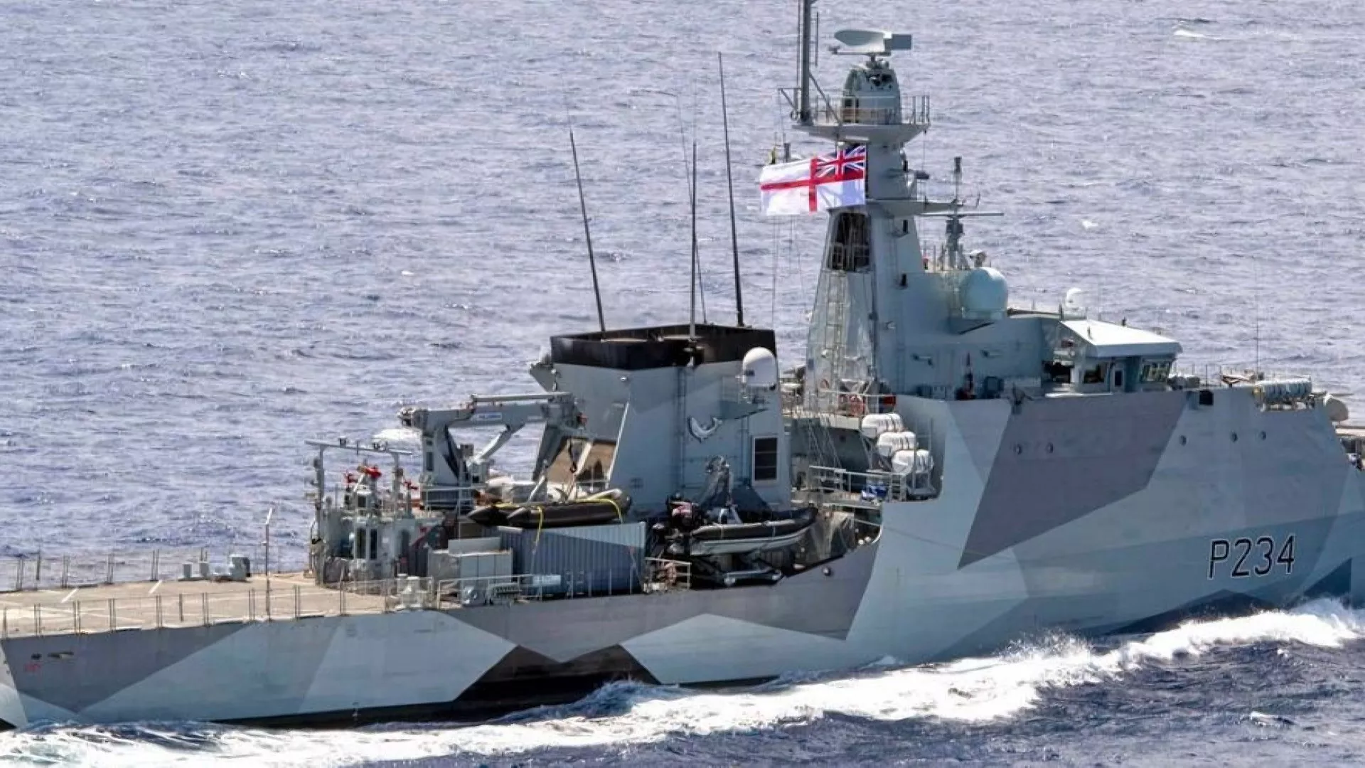 Kapal patroli Inggris lintasi Selat Taiwan, jet+kapal militer Tiongkok kepung Taiwan