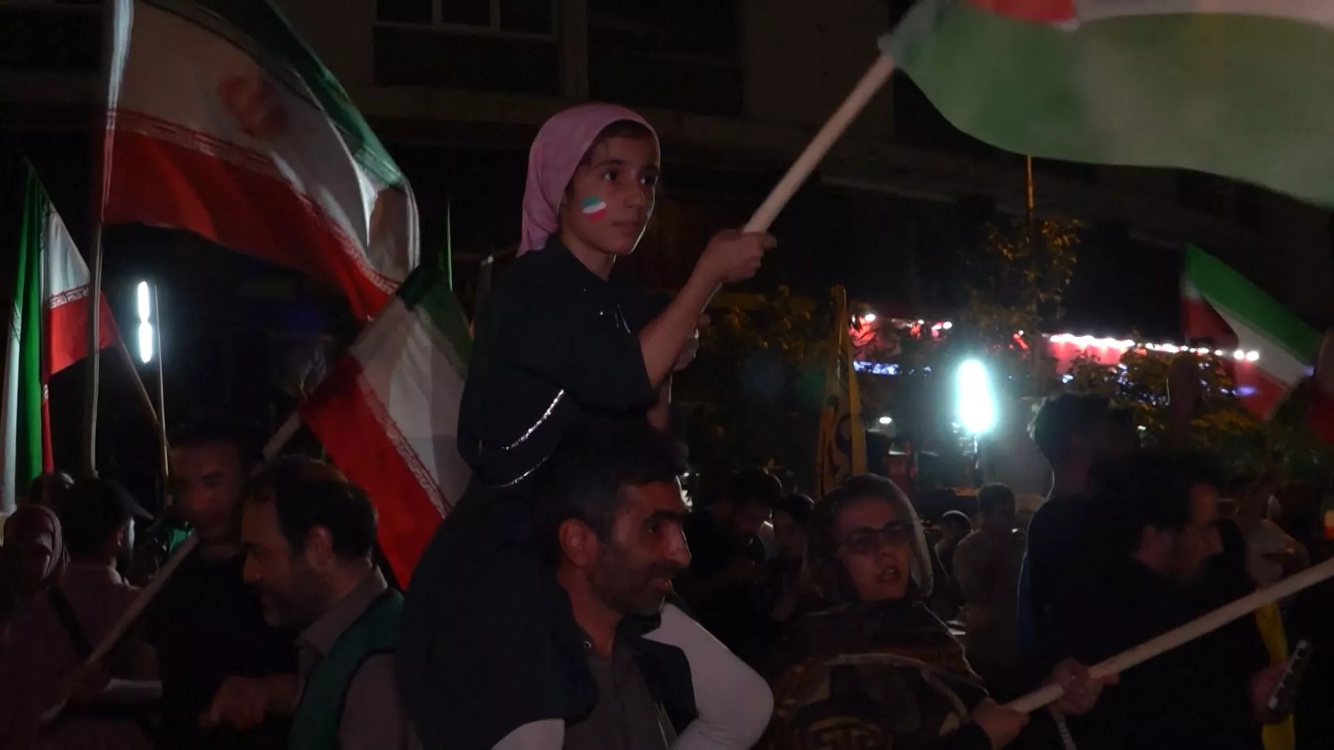 Tổng thống Mỹ tuyên bố Israel và Iran đồng ý ngừng bắn
