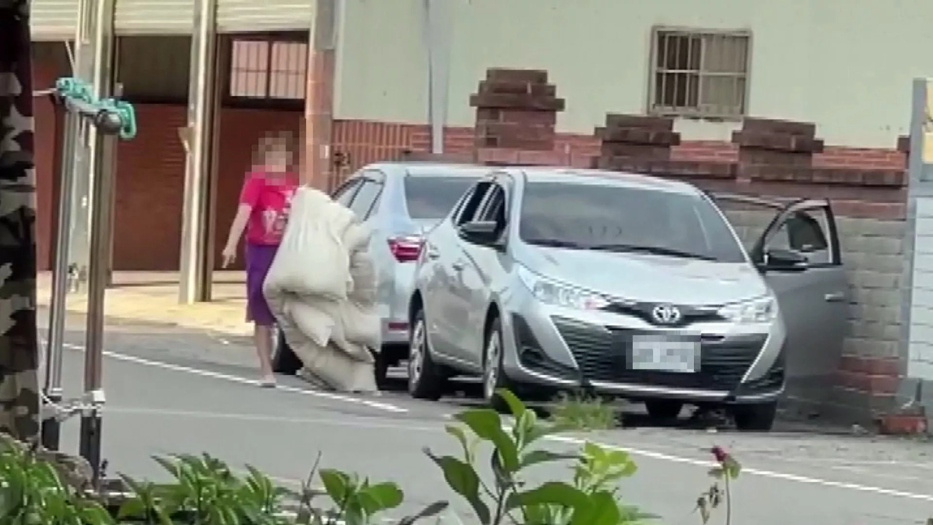 Chương Hóa: Do bất đồng ý kiến con gái cầm dao giết mẹ