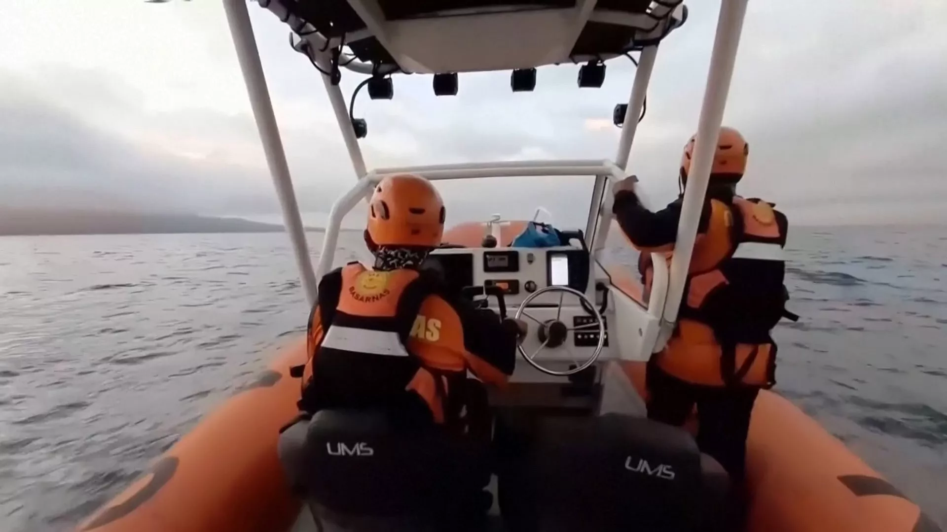 Kapal feri tenggelam di Bali, 4 meninggal, 38 hilang