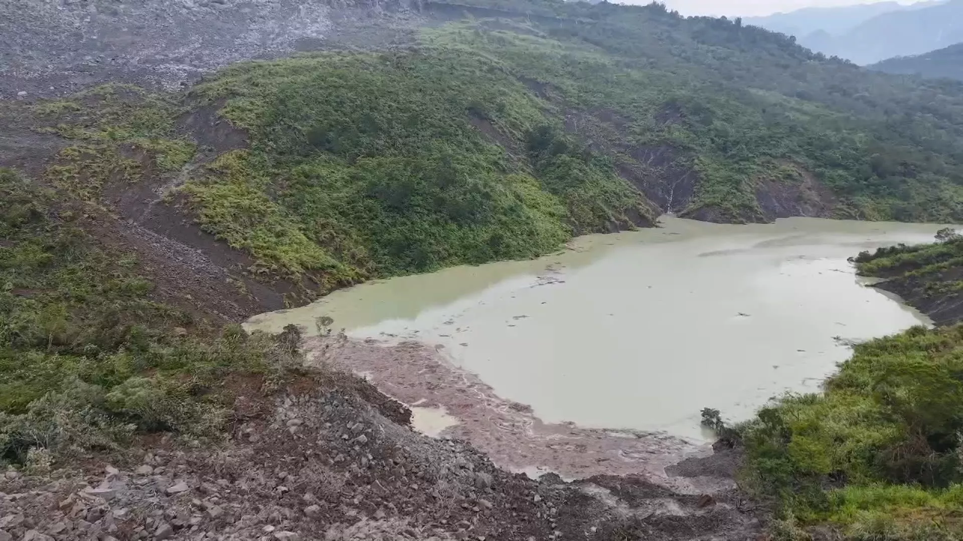 Pengaruh hujan deras, muncul waduk longsor di hulu sungai Qingshui di Yunlin