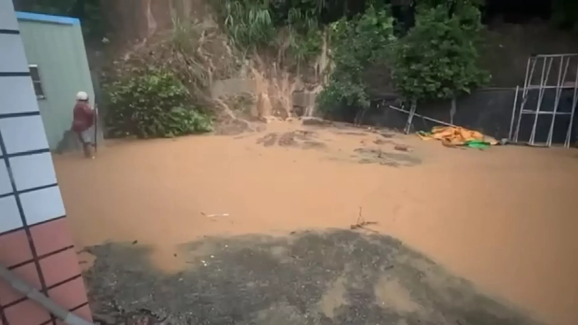 ฝนตกหนักดินสไลด์ ผิงตงหลายพื้นที่ประสบภัยพิบัติ
