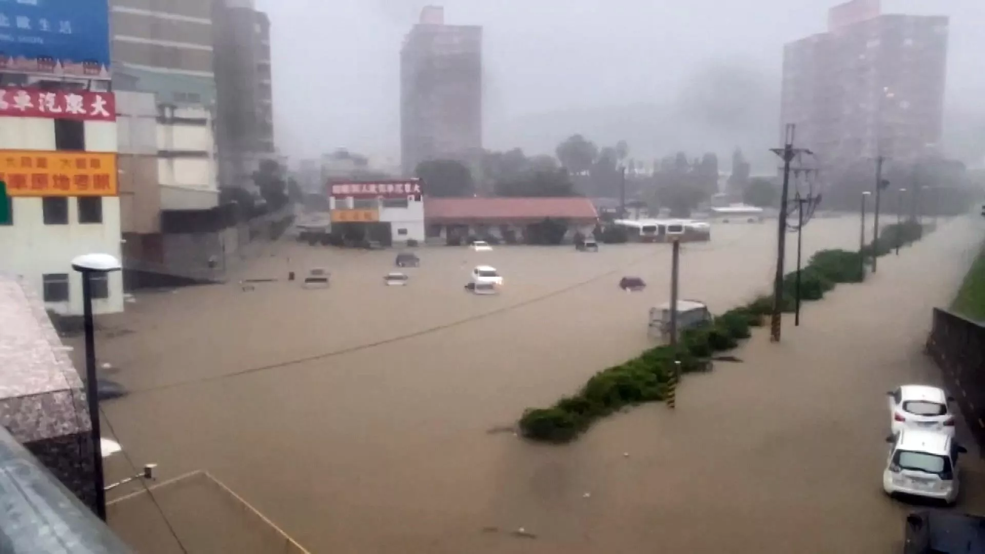 Hujan deras melanda, banjir terus dilaporkan di Taiwan tengah dan selatan