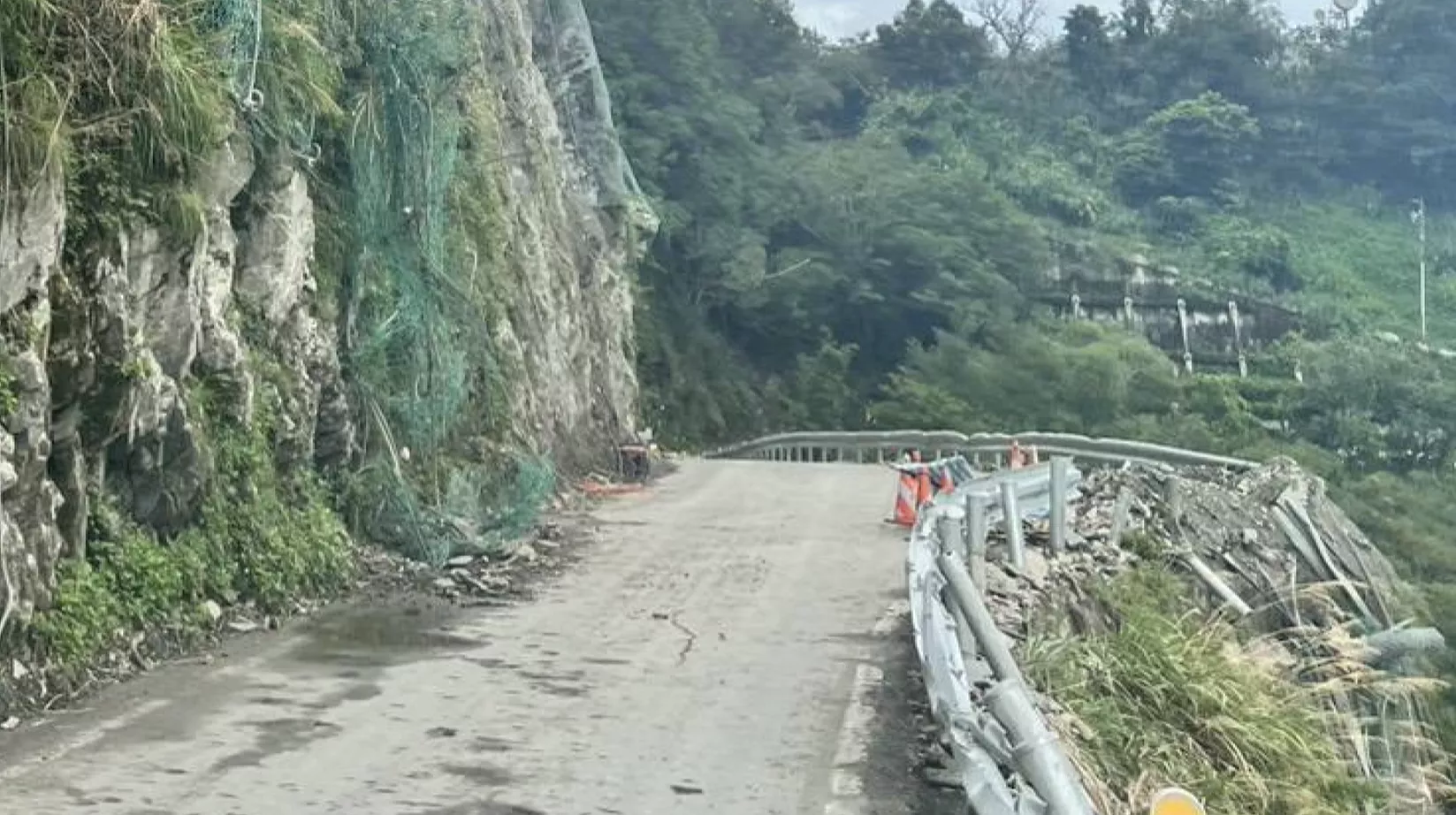 中橫157.7K施工點 工人予落石搩著、不幸過往