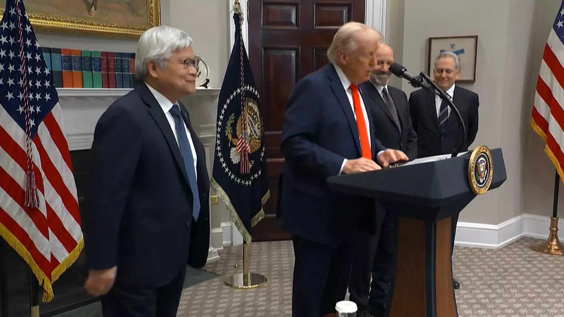 Ông Trump tuyên bố Trung Quốc cam kết không tấn công Đài Loan