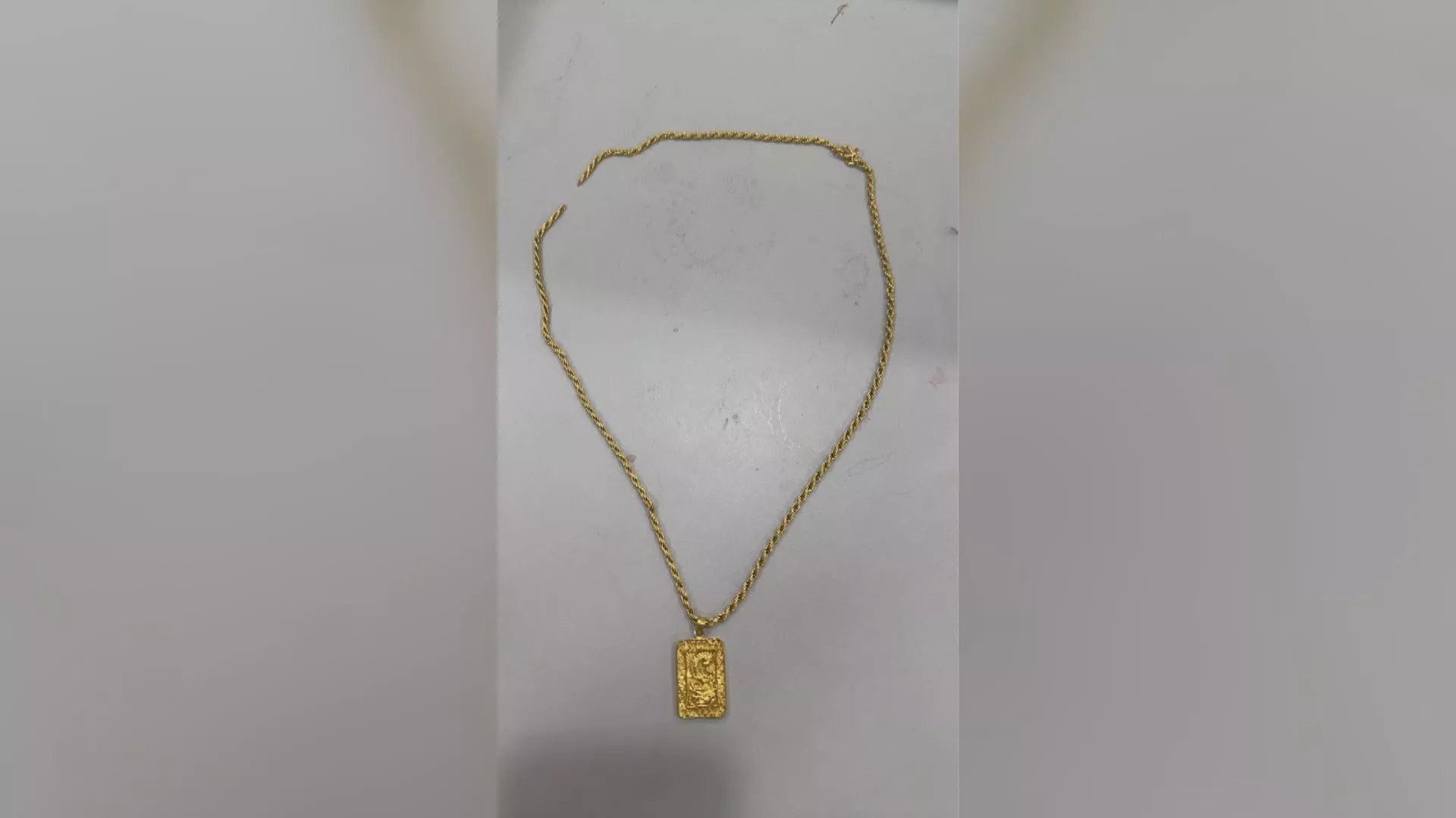 Cướp giả danh cảnh sát nhắm vào lao động di trú, bị bắt sau 3 giờ