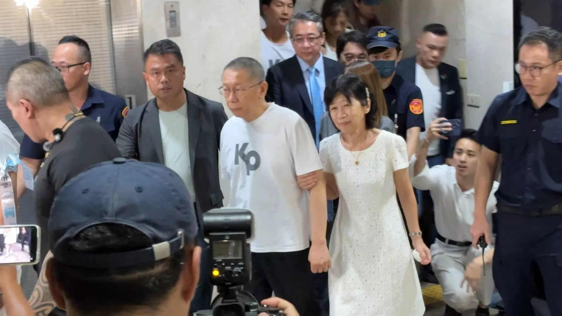 Ko Wen-je bebas dengan jaminan, pertanyakan independensi hukum