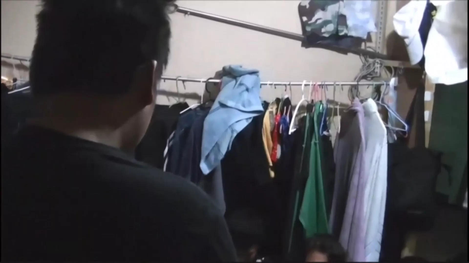 Bắt 3 môi giới và 57 lao động Thái Lan làm việc "chui"