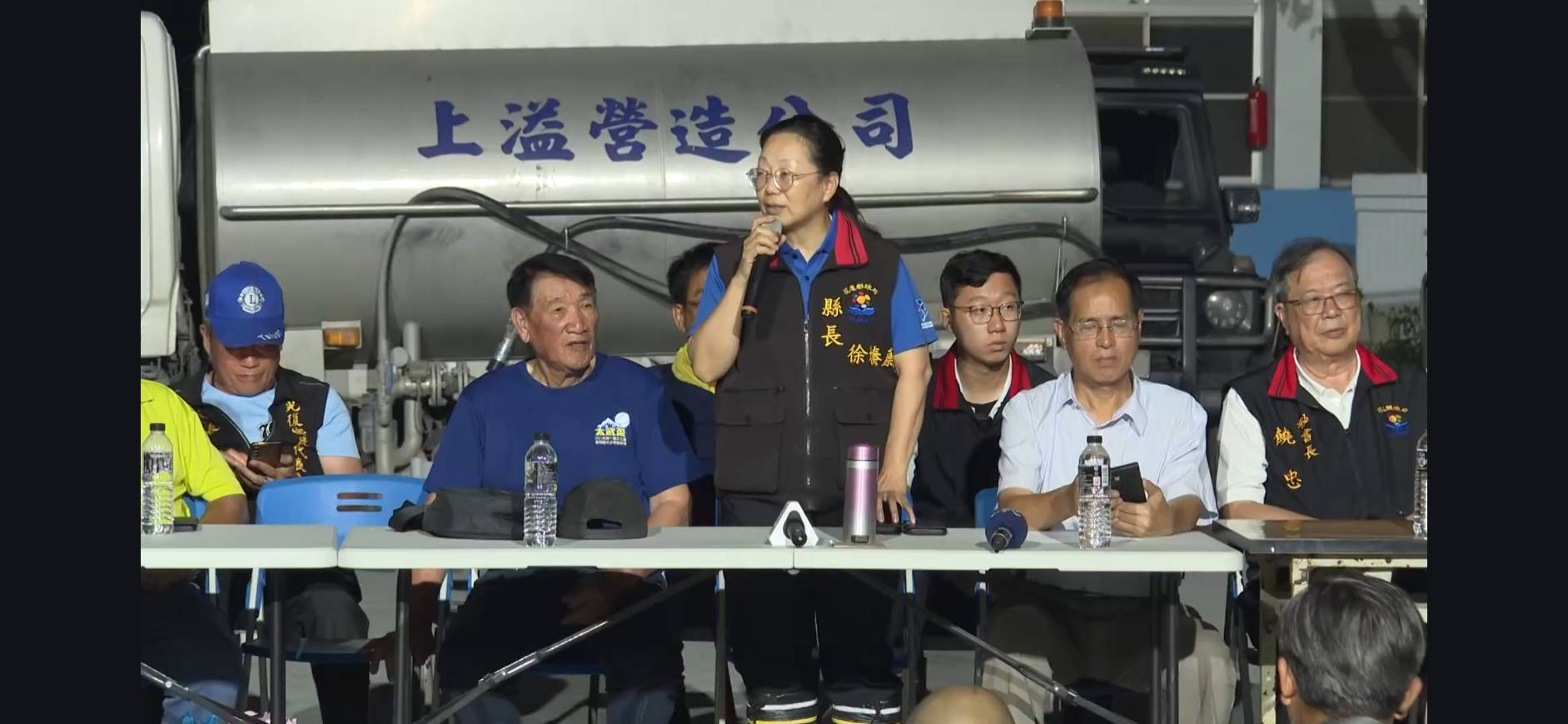 一張含有 人員, 服裝, 群組, 工作 的圖片

AI 產生的內容可能不正確。