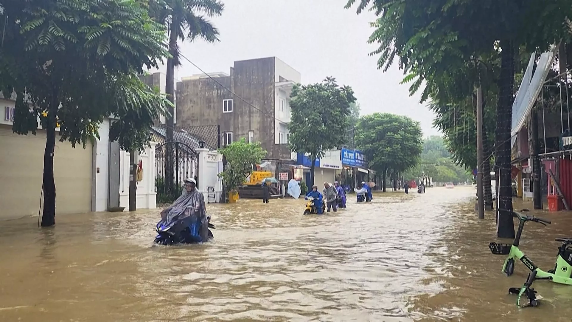 อ่วม! เมืองเว้-ฮอยอัน เวียดนาม เกิดอุทกภัยครั้งประวัติศาสตร์