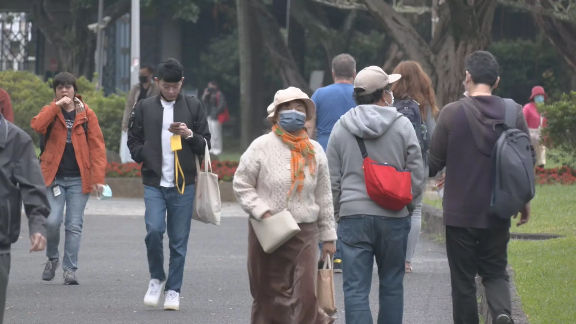 Penurunan suhu terbesar musim gugur terjadi pada Minggu-Senin ini