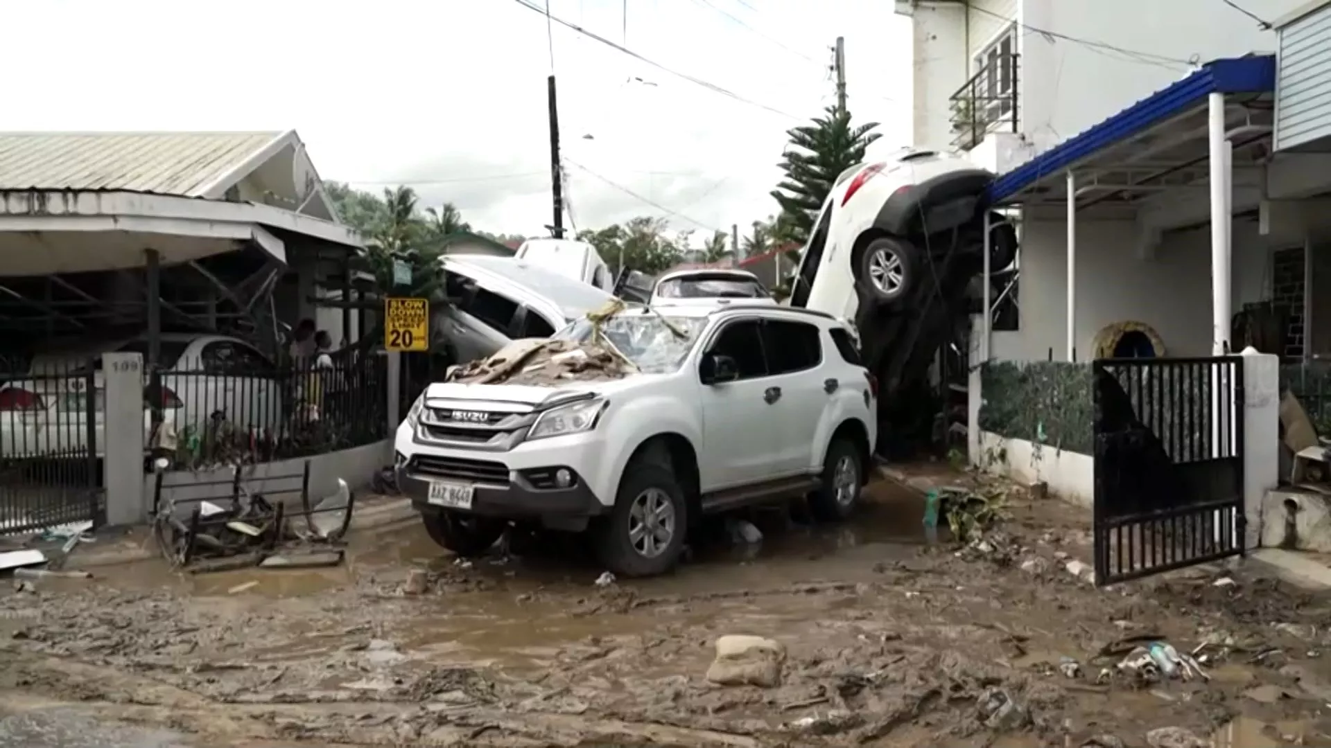 Taifun Kalmaegi terjang wilayah sentral Filipina, ratusan warga Cebu tewas