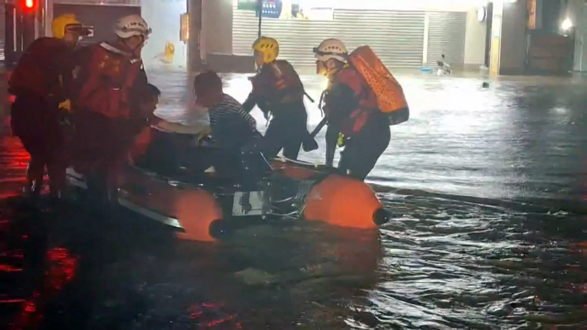 Efek sinergis bawa hujan lebat ke Yilan, banjir di Su’ao capai kedalaman 1 lantai