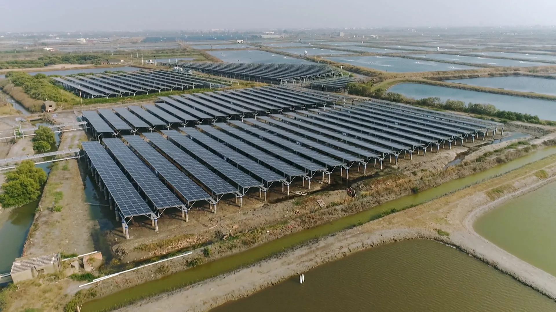 立法院15日三讀通過光電三法修正草案。(圖/資料照)