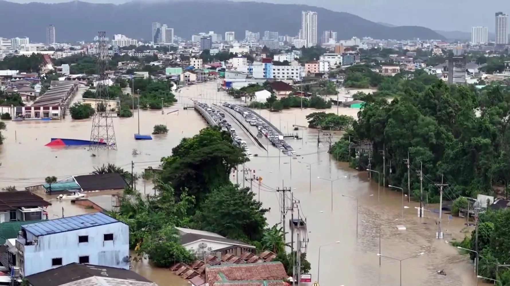 Longsor di Sumatra Utara, Indonesia, 24 meninggal, 43 luka-luka