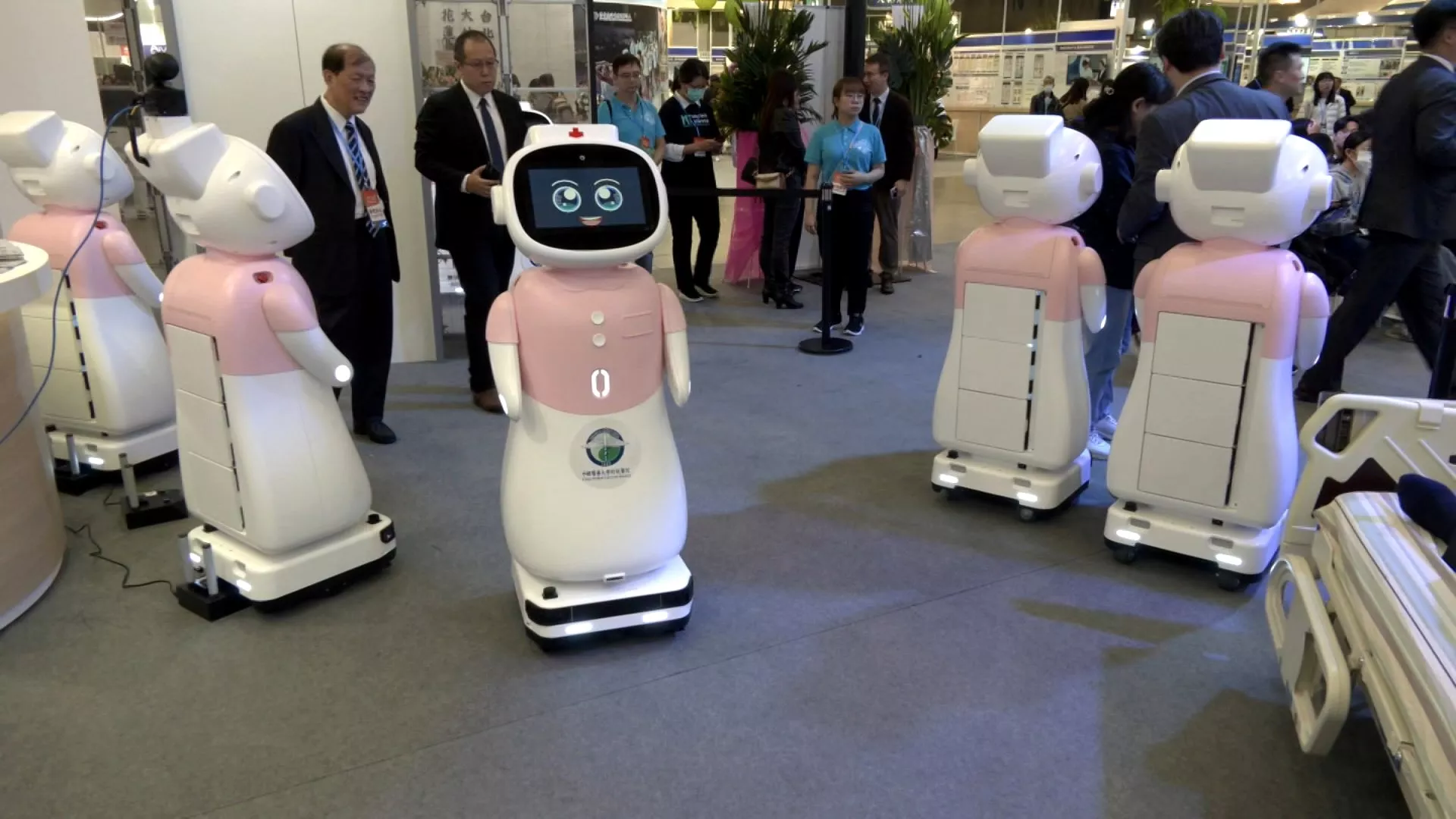 Robot diterapkan dalam sektor industri medis, MOHW siapkan pedoman