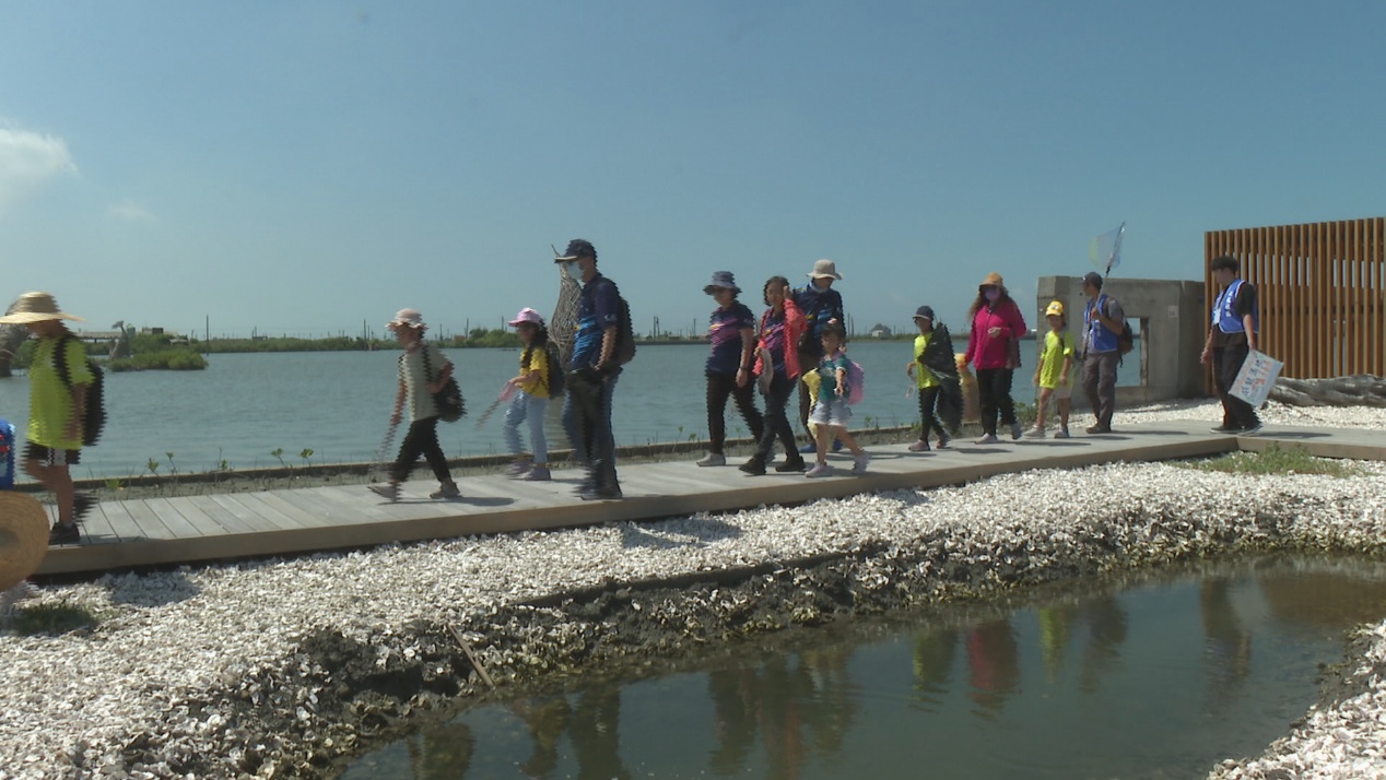 一張含有 天空, 戶外, 水, 人民 的圖片

AI 產生的內容可能不正確。