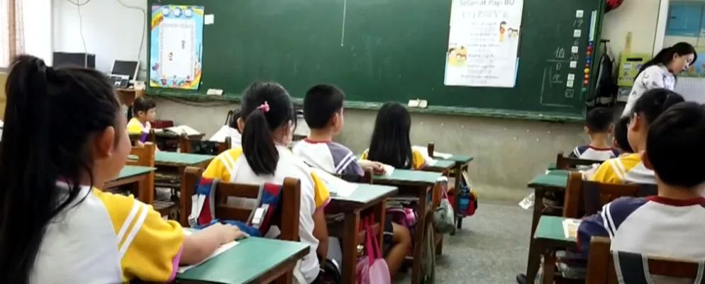 屏東縣要求老師校內手機仔關機 縣府:無強制