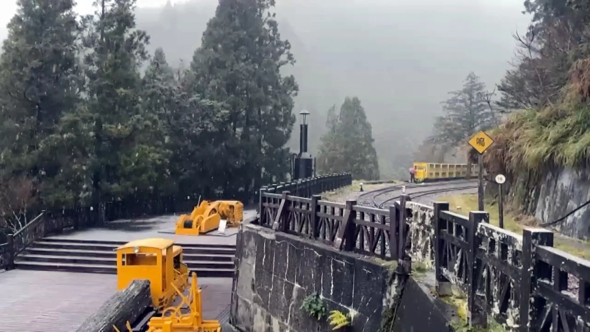 Massa udara dingin tiba, salju turun di Gunung Taipingshan, Yushan, Hehuanshan