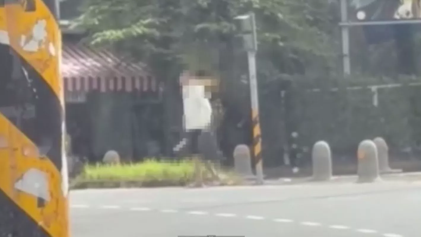 彰化員林一个查埔攑兩支刀四界弄 警方趕去壓制