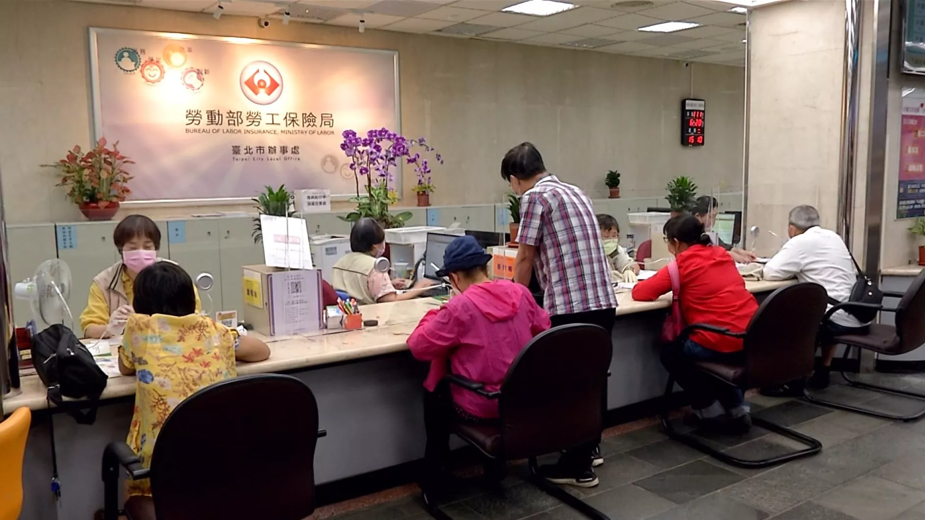 กม.ประกันแรงงาน ผ่านวาระ 3 บังคับรัฐรับจบโปะเงิน+เช็กทุก 3 ปี