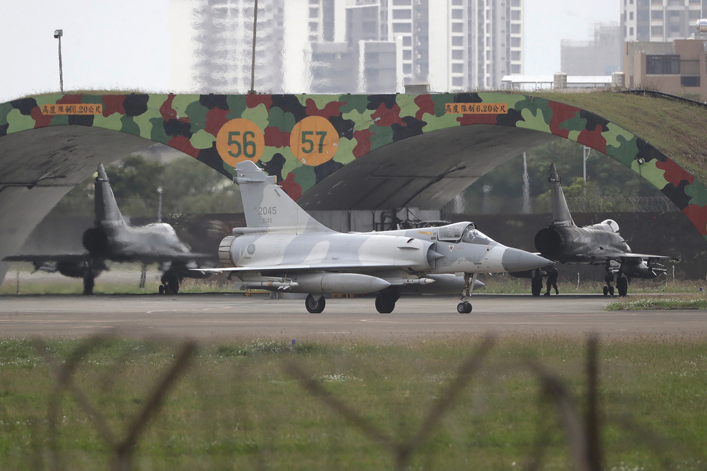 中國29日對台發動環台軍演，並於隔日進行實彈射擊。（圖／美聯社）