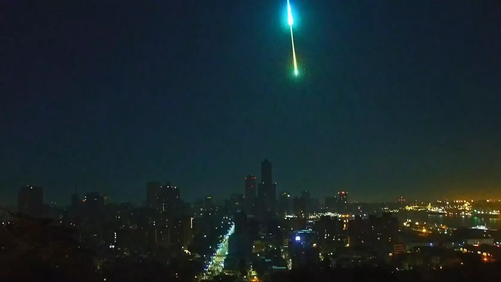 Masa aktif hujan meteor Quadrantid, meteor api terlihat di berbagai wilayah