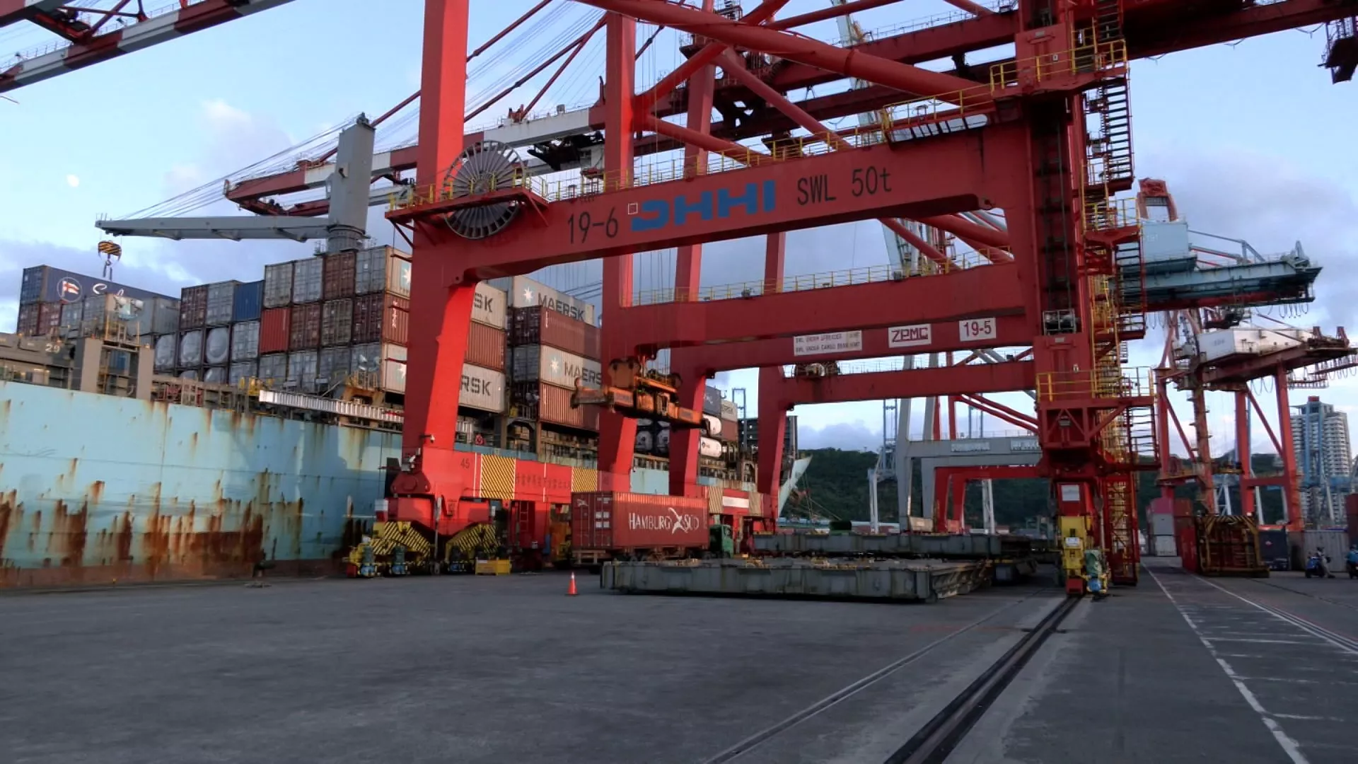 AI เติบโต ปี 2568 ยอดคำสั่งซื้อจาก ตปท. แตะ 743,700 ล้าน USD