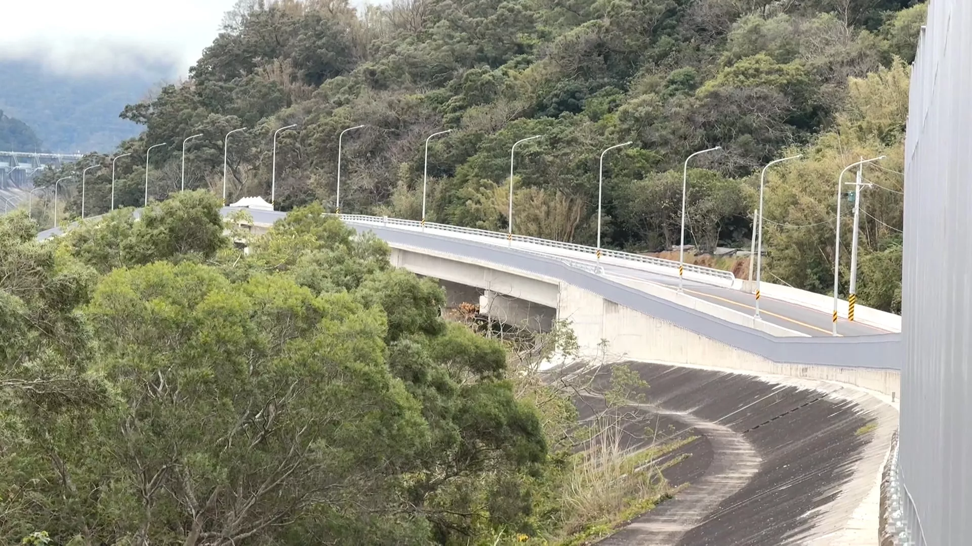 桃園大嵙崁清淤道路通車同步設8公里自行車道