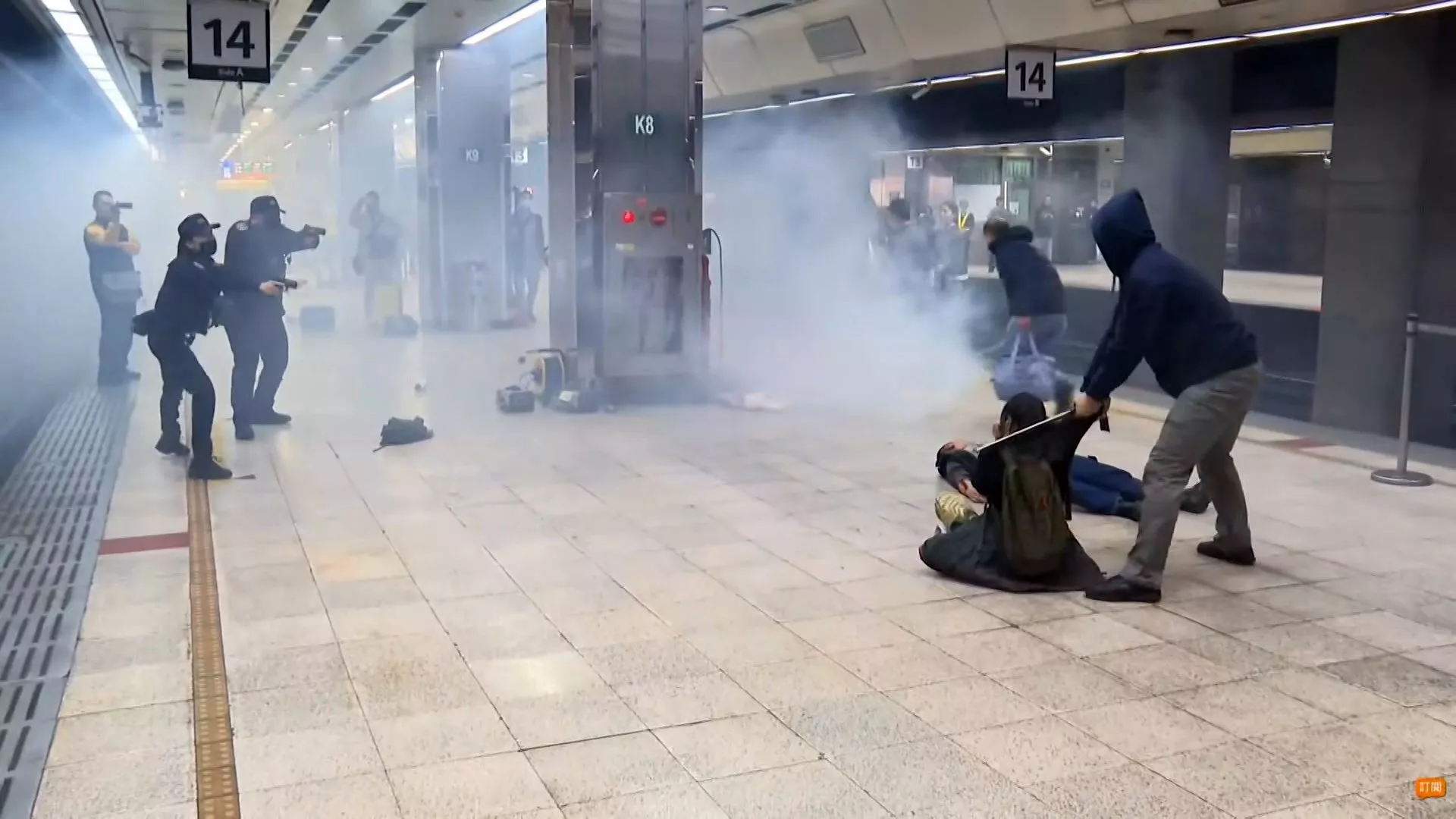 ไทเปจัดซ้อมรับมือเหตุรุนแรง จำลองคนร้ายสุ่มโจมตีด้วยระเบิดควัน