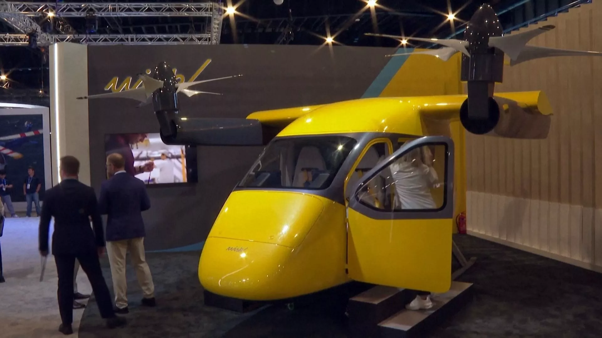 สิงคโปร์แอร์โชว์ บริษัทลูกโบอิ้งอวดโฉม “แท็กซี่บินได้”